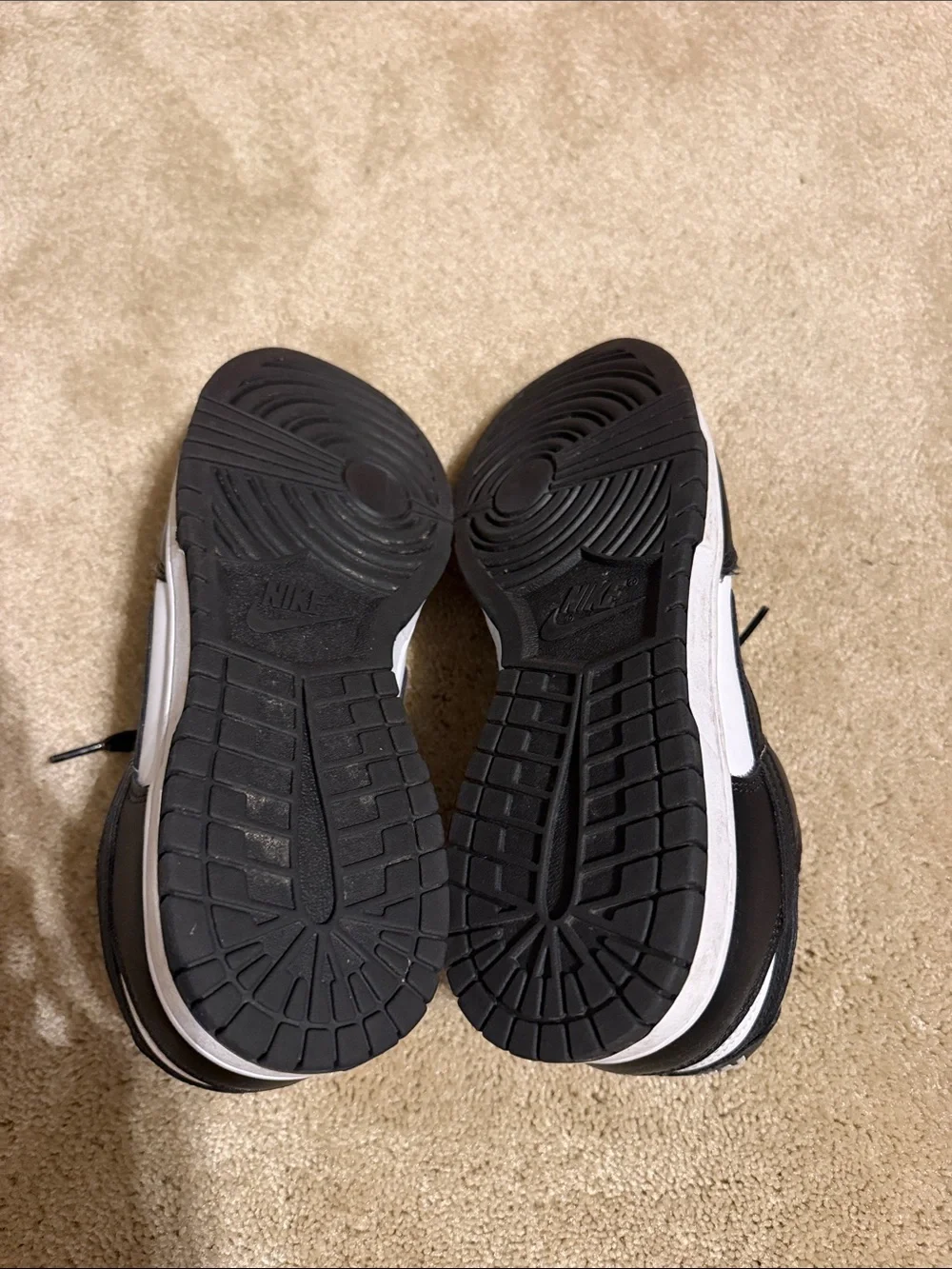 Nike Black and White Low-Top Men's Sneakers